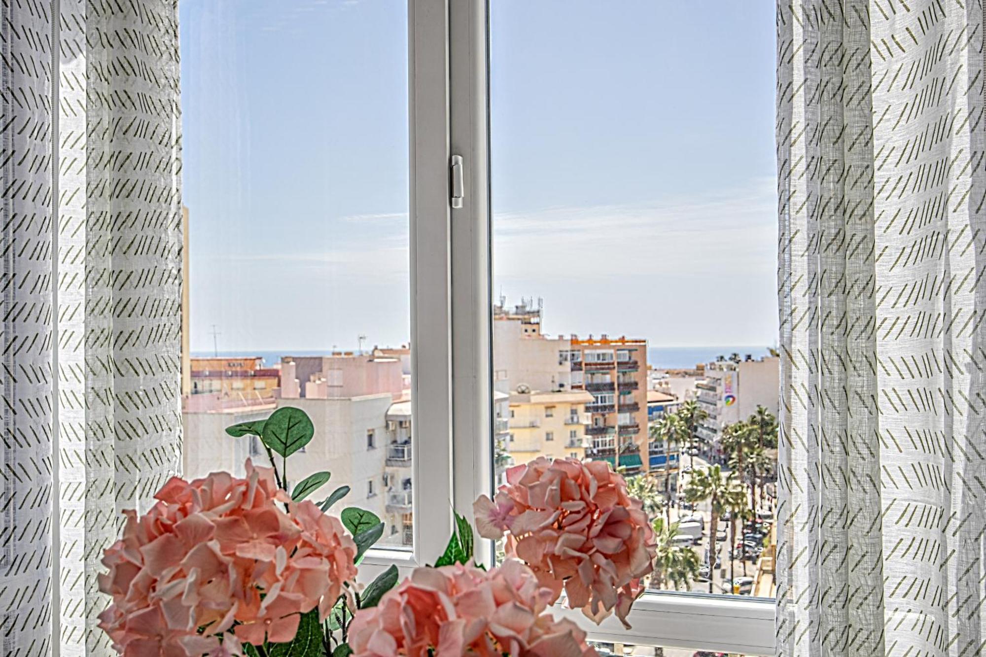 Elegant Studio With Pool And Seaview Torremolinos Dış mekan fotoğraf